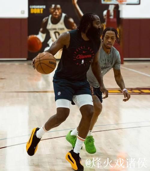 莱昂纳德休赛期进行膝盖手术 恢复尚未完成